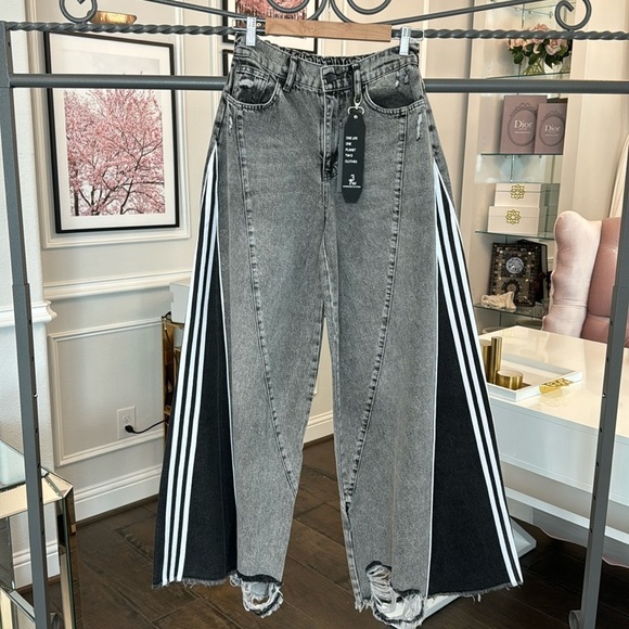 NWT WIMENS WIDE KEG JEANS SIZE S - Picture 4 of 12